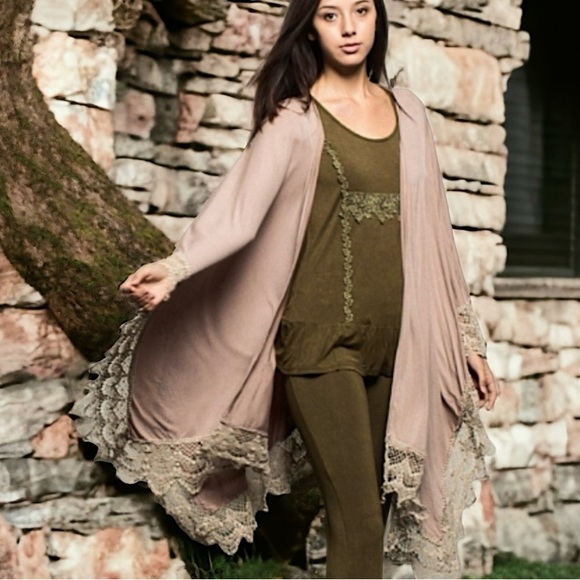 POL Sweaters - Women’s POL Beige Washed Jersey Shawls NEW